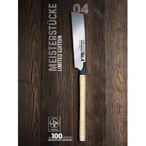 LUX Kataba Säge 265 mm Meisterstück No. 4 Limited Edition auf Holzgrund.