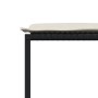 Detailansicht Hocker der vidaXL Garten-Essgruppe, schwarzes Rattan, creme Kissen.