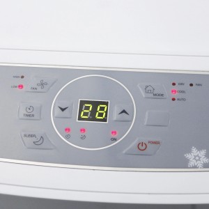 Detailansicht der Emerio Klimaanlage mit Bedienfeld und digitaler Anzeige.