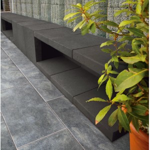 Diephaus U-Stein in Anthrazit als Gartenbank/Mauersystem. Vielseitig einsetzbar, robust und witterungsbeständig.