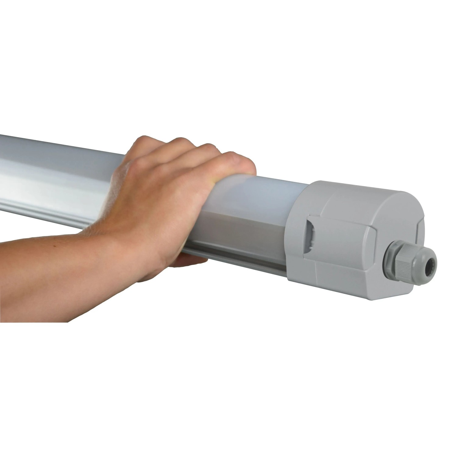 Graue E2 Elektro LED Feuchtraum-Wannenleuchte Pro S (18 W) in der Hand gehalten.