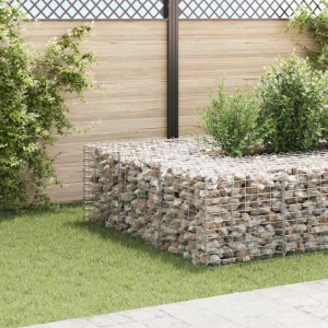 furnicato Würfel-Gabionen-Hochbeet aus Stahldraht, 60x60x60 cm, gefüllt mit Steinen im Garten.