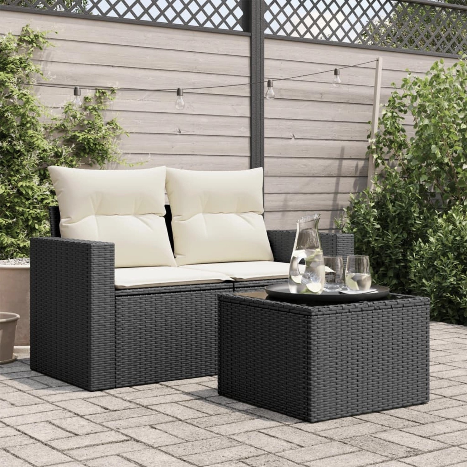 Schwarzer vidaXL Gartentisch mit Glasplatte aus Poly Rattan, 55x55x37 cm.