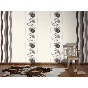 Beige Daniel Hechter Vliestapete Uni mit floralem Muster und braunen Streifen an einer Wand.