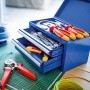 Blaue Mini Toolbox aus Metall mit Werkzeug und Zubehör, 26x17x28 cm. Aufbewahrungsbox für Kleinteile.
