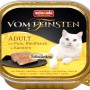 Vom Feinsten Katzen-Nassfutter Adult mit Huhn, Rind und Karotten im Gold-Napf.