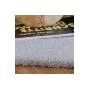 Detailaufnahme: Grauer MeGusta Kinderteppich Clara (86x86 cm) mit Kurzflor und weicher Haptik.