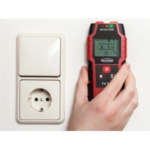 Testboy TV 700 Wandscanner in Nutzung neben Steckdose zur Wandprüfung.