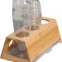 Kesper Flaschenhalter für Sodastream aus Bambus mit Abtropfschale und zwei Flaschen.
