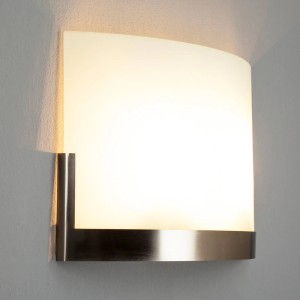 Moderne Lindby Wandleuchte Karla aus Alu, 2-flammig, für Flur und Innenräume.
