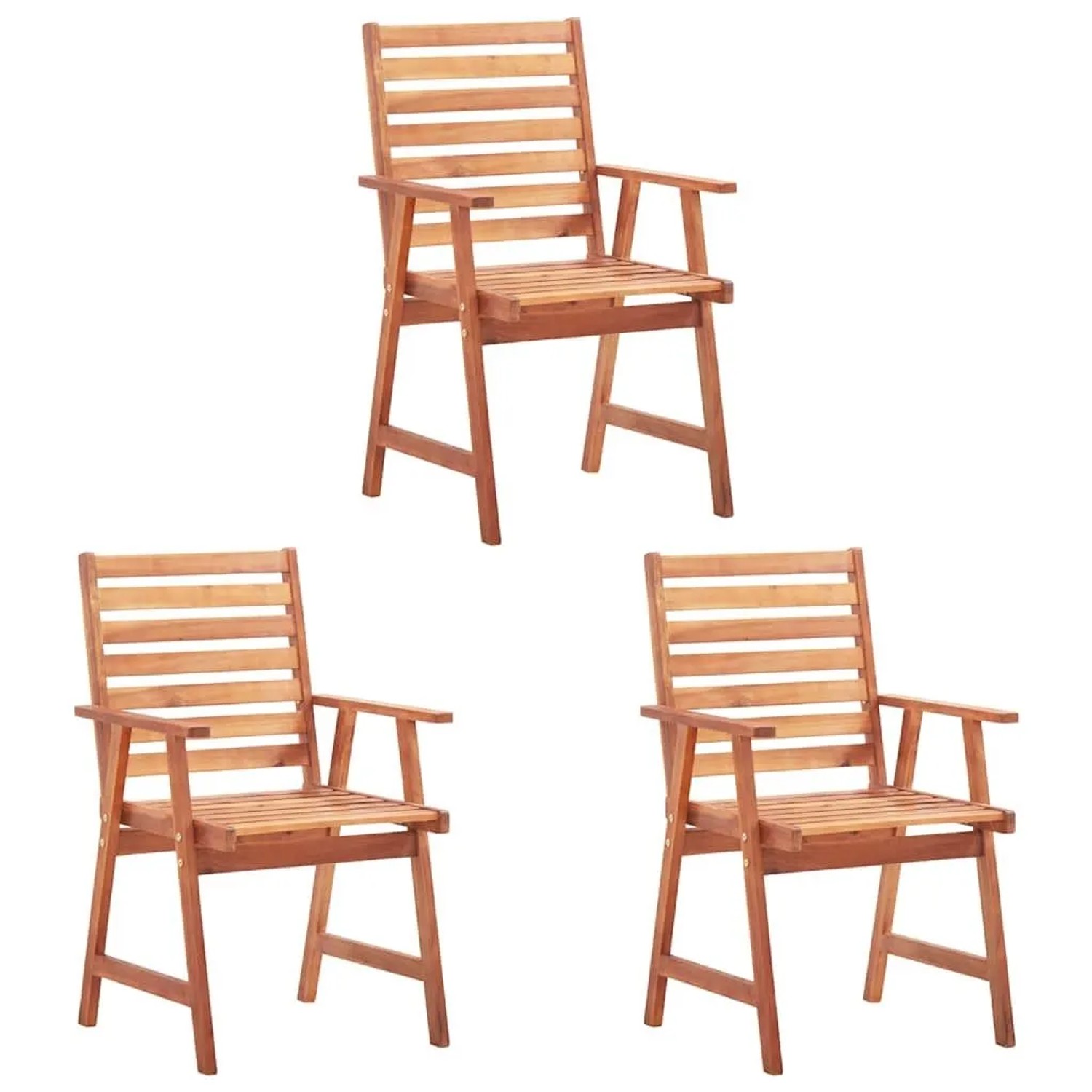 Drei Garten-Essstühle aus hellem Akazienholz mit Lattenrost-Design und Armlehnen, inklusive Kissen.