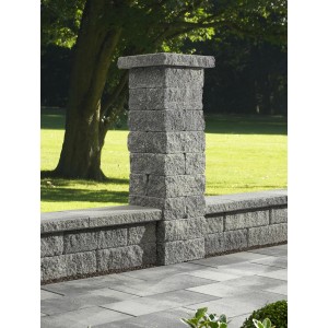 Bruchsteinmauer Pfeilerelement in Grau-Anthrazit, Teil eines Mauersystems für den Garten.