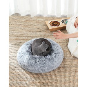 Graues, flauschiges Hundebett (50 cm) mit schlafender Katze. Kuschelige Liegefläche für Hunde & Katzen.