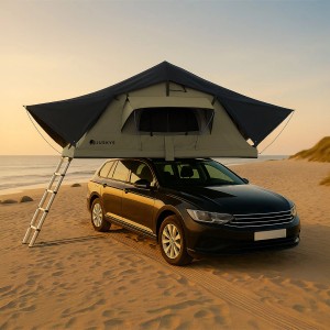 Juskys Autodachzelt Lago (120x210 cm) in Schwarz/Khaki auf Auto am Strand. Camping & Zubehör.