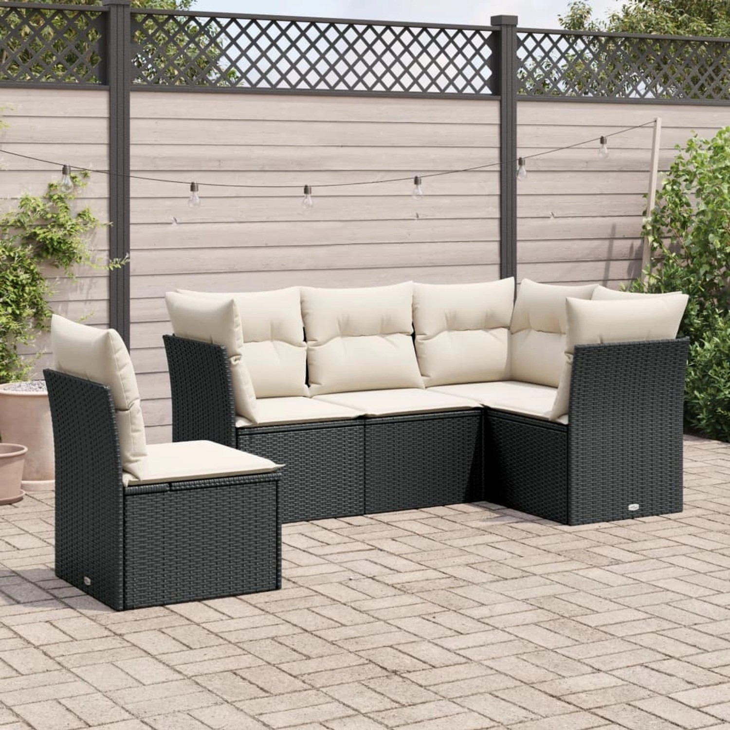 Schwarze 5-tlg. vidaXL Garten-Sofagarnitur aus Polyrattan mit cremeweißen Kissen.
