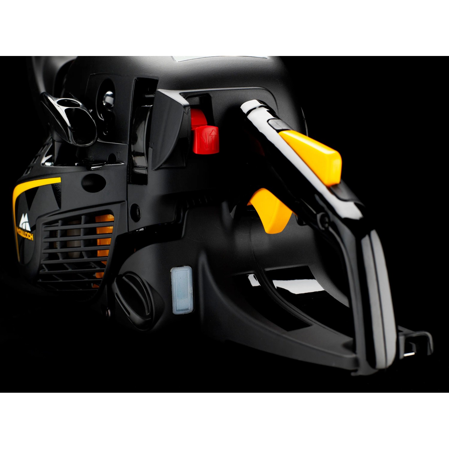 McCulloch CS 410 Elite Benzin-Kettensäge, Detailansicht von Motorblock und Griff.