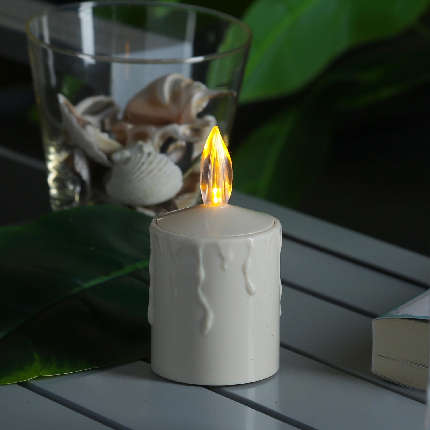 Beige LED Grabkerze (2er-Set) mit Sensor, 11,5cm hoch, für Laternen und Gräber.