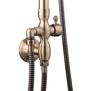 Detailaufnahme: PaulGurkes Duschsystem in Messing Bronze Antik mit Unterputz-Mischbatterie.