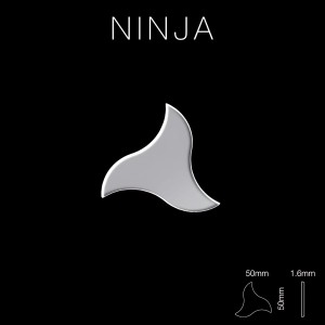 Graue Edelstahl Mosaikfliese Ninja in Dreiecksform, hochglänzend. Ideal für moderne Akzente.