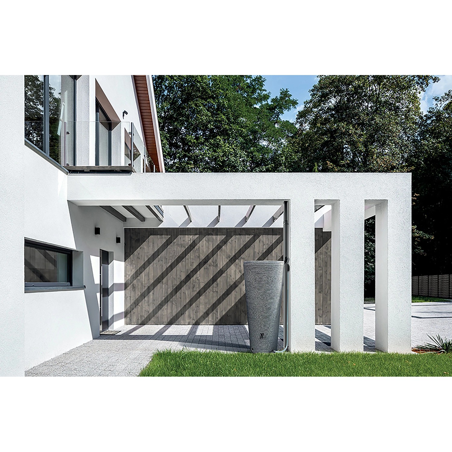 Arves Regentonne Tubo 320 l Granit im Garten, stilvoller Regenspeicher in Steinoptik.