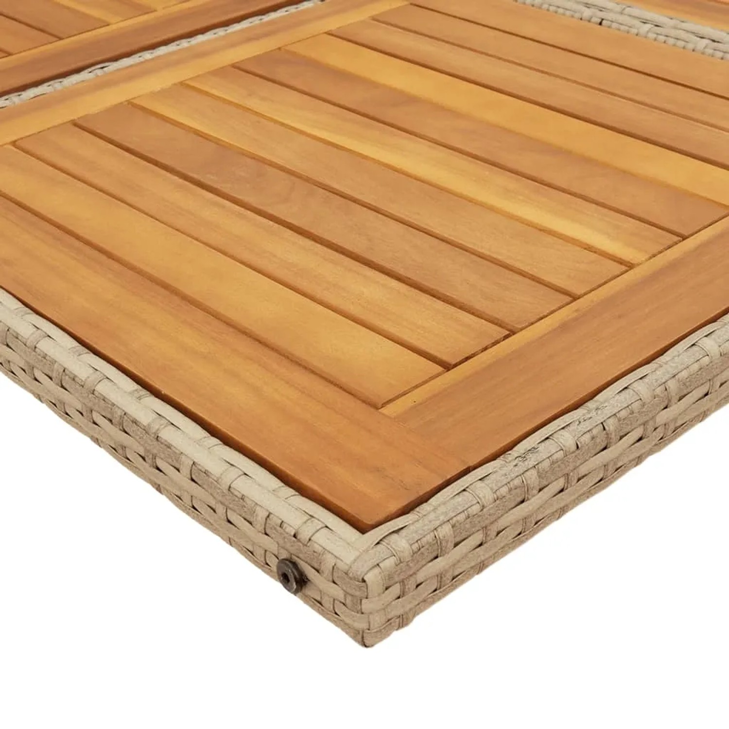 Detailansicht der Tischplatte der vidaXL Garten-Essgruppe aus Akazienholz und Poly Rattan.