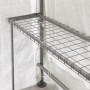 Detailaufnahme: Regal im ShelterLogic Foliengewächshaus, Stahlgestell mit Ablagefläche.