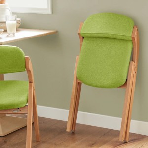 Grüner SoBuy Klappstuhl mit gepolsterter Sitzfläche und Lehne, Holzrahmen, zusammengeklappt im Esszimmer.