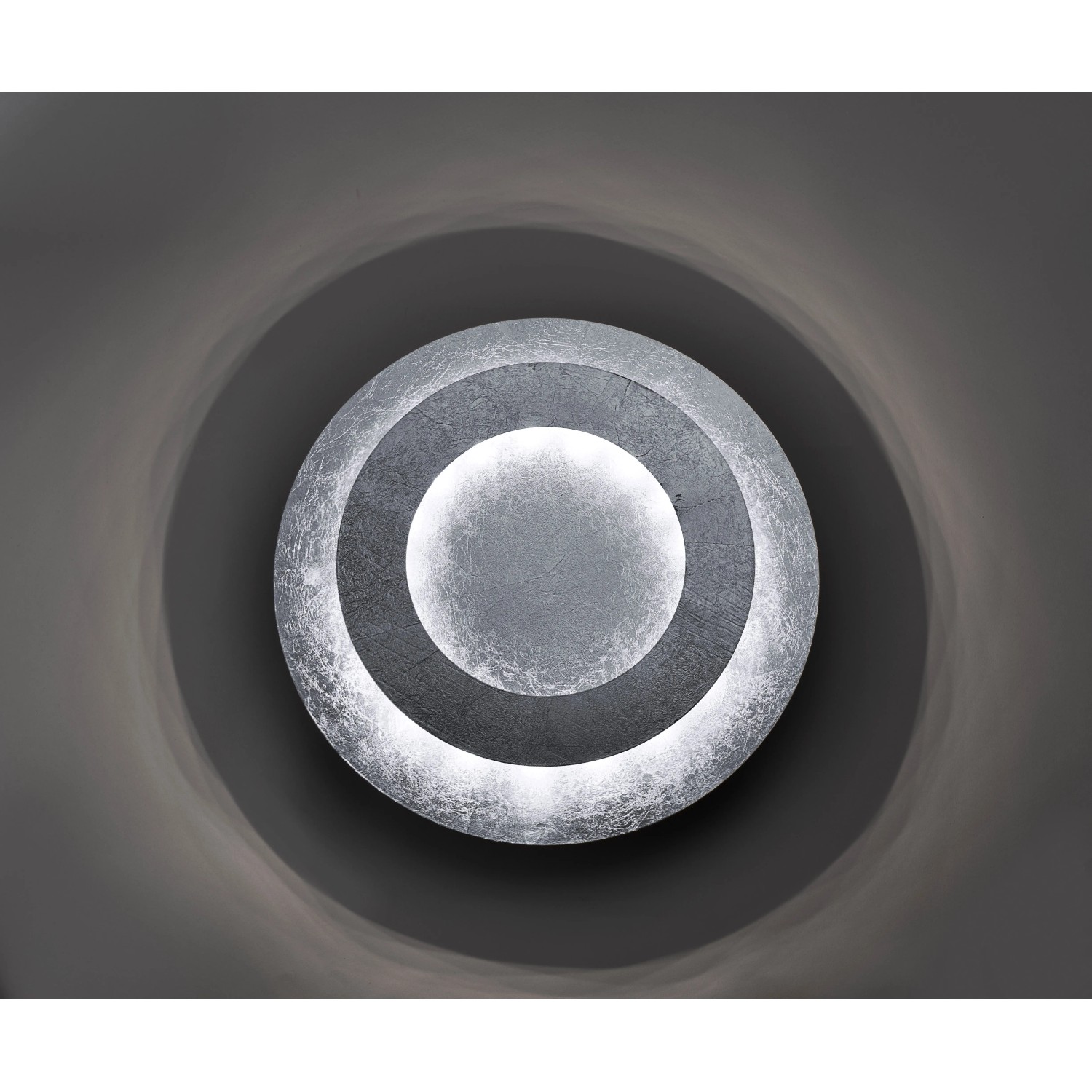Silberne LED-Deckenleuchte Nevis, Ø 40 cm, warmweißes Licht.
