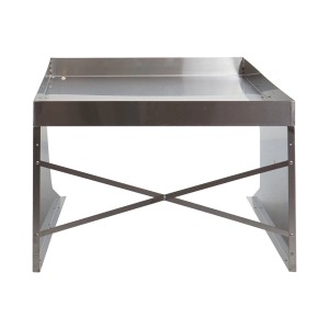 MCW XL Mährobotergarage G60 aus Edelstahl mit Pflanzkasten für optimalen Witterungsschutz.