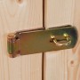 Detailansicht: Verschlussriegel aus Metall an Holztür vom Karibu Gartenhaus.
