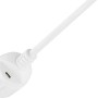 Weißes Schutzkontakt-Verlängerungskabel mit USB-C Anschluss, Teil einer Steckdosenleiste.