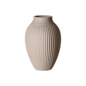 Beige Ritzenhoff & Breker Alsta Vase, 19 cm hoch, mit Rillenstruktur und seidenmattem Finish.