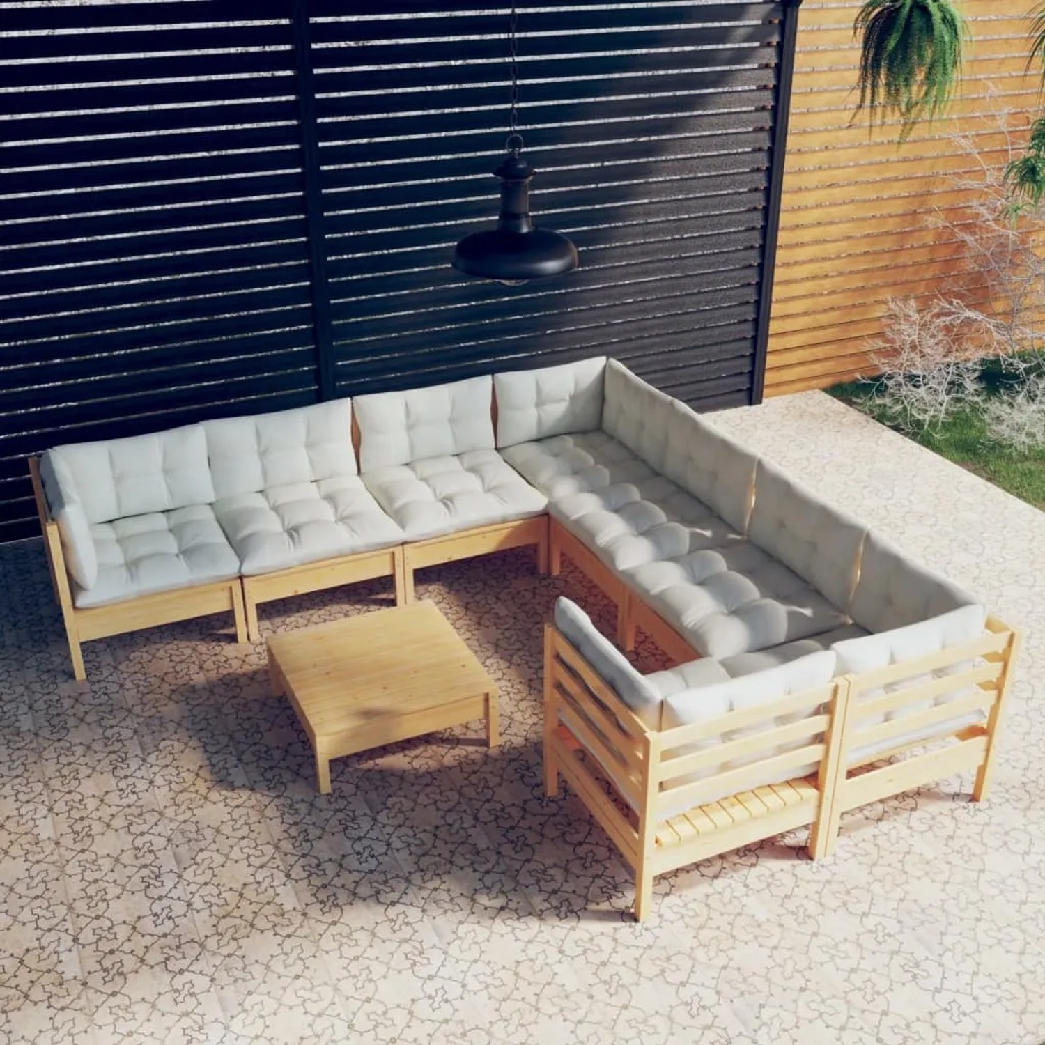 9-tlg. Gartenlounge-Set aus Kiefernholz mit cremefarbenen Kissen. Gartenmöbel für Terrasse und Garten.