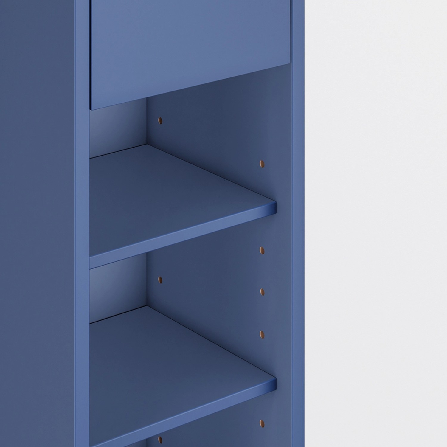 Detailansicht: Blauer SoBuy Bad Hochschrank (BZR34-II-B) mit Schublade und verstellbaren Einlegeböden.