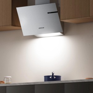 CIARRA Kopffreihaube 60 cm, silber, mit LED-Beleuchtung in moderner Küche. Leistungsstarke Dunstabzugshaube.