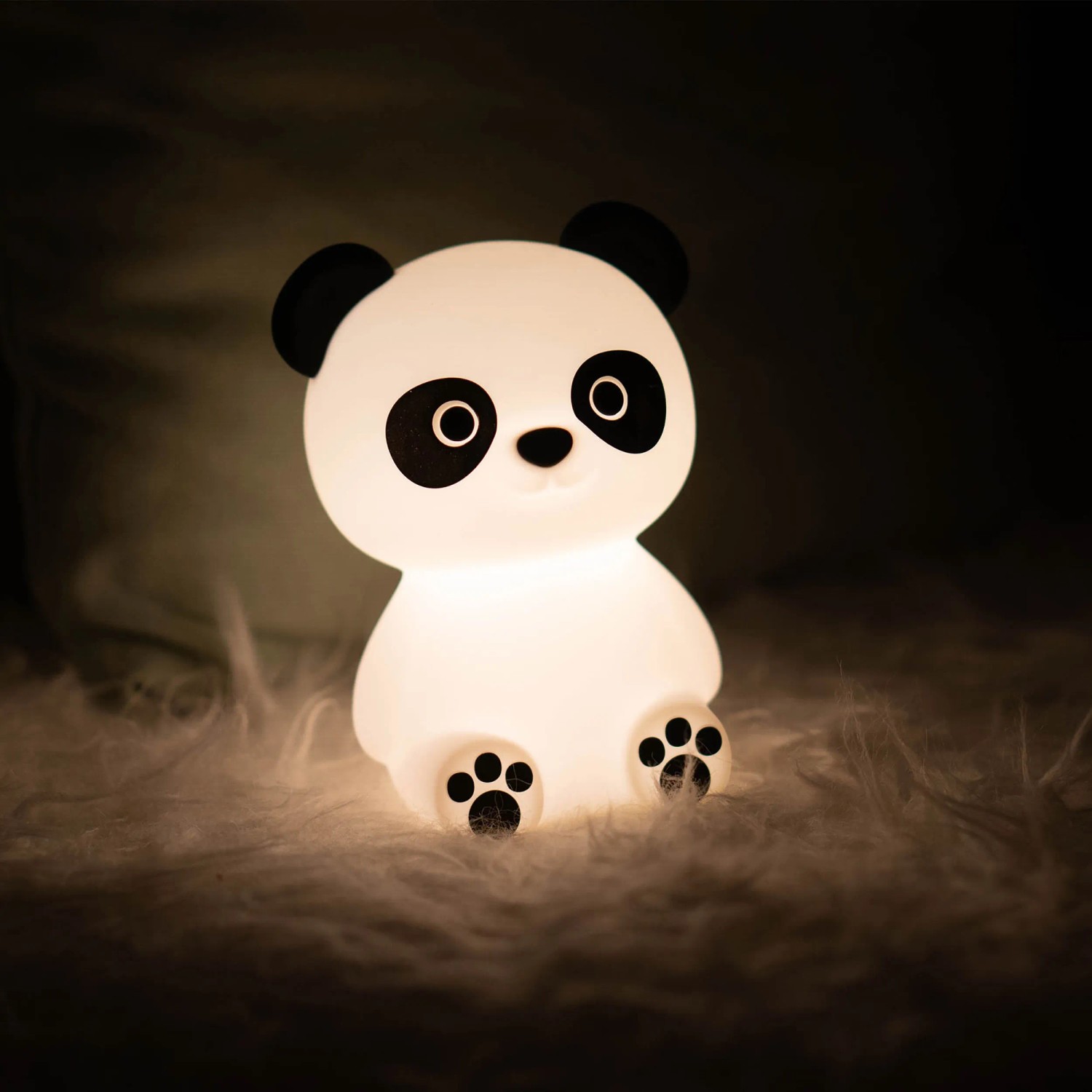 Dimmbares LED Nachtlicht Paddy Panda in Pandaform für Kinderzimmer.