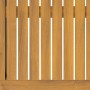 Detailansicht: Akazienholz-Tischplatte des Lounge-Tisches Lipson. Gartenmöbel mit Aluminiumgestell.