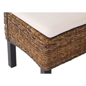 Detailaufnahme: Dunkler Esszimmerstuhl aus Bananenblatt mit Kissen, Teil des 6er-Sets Loiret.