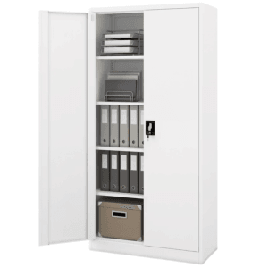 Weißer DELUKE Aktenschrank KADO (185x90x40 cm) mit Flügeltüren, abschließbar und mit Ordnern befüllt.