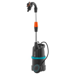 Gardena Regenfasspumpe 4000/1: Pumpe mit Teleskoprohr zur Gartenbewässerung mit Regenwasser.