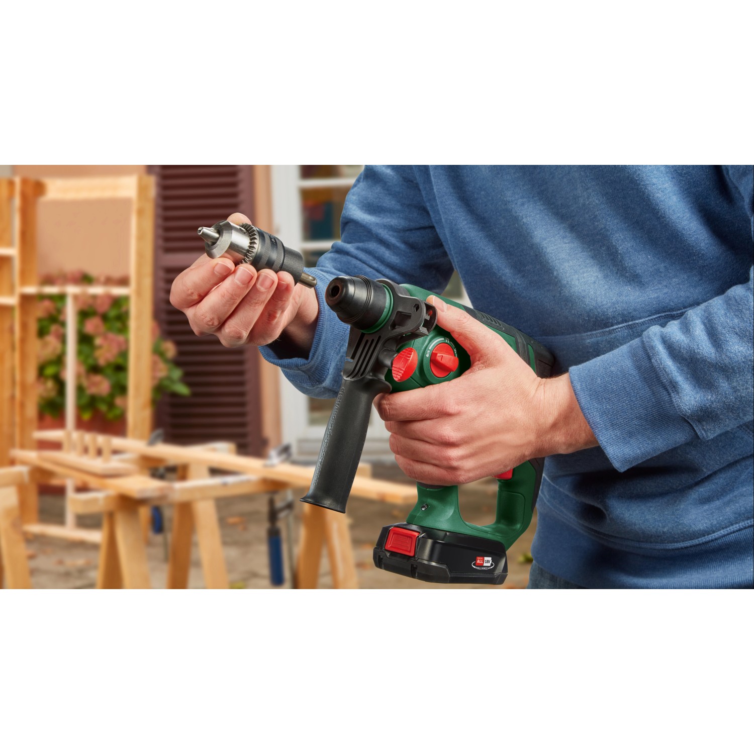 Bosch Akku-Bohrhammer Bosch Universal Hammer 18V bei OBI