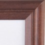 Detailansicht: Gerillter Holzbilderrahmen in Mahagoni, 10x15 cm.