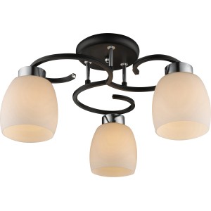 Schwarze Globo Deckenleuchte PESSOA IV mit drei opalfarbenen Glasschirmen und Chromdetails.