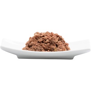 Catz Finefood Katzenfutter No.09 Wild, 200g auf weißem Teller.