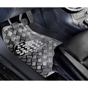 OBI Fußmatten-Set Silverline, 4-teilig, Riffelblech-Optik im Auto.