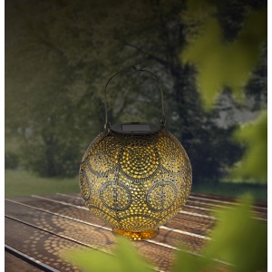 Goldene Solarleuchte im Antik-Look, 28 cm, mit dekorativen Stanzungen für den Außenbereich.