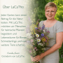 Carolin Knorr, Gründerin von LaCaTho, lächelt mit Wildblumenstrauß. Für Blumensamen & heimische Pflanzen im Garten.