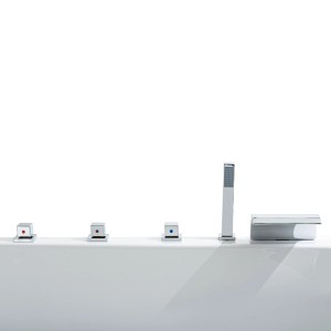 Detailansicht der Armaturen der Basera® XXL Wave Badewanne für 2 Personen.