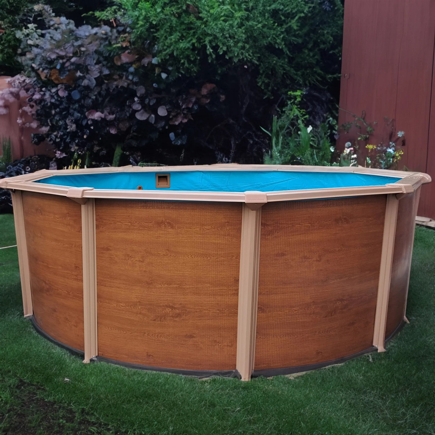 Summer Fun Stahlwandpool Set Rimini mit Holzdekor, rund, Ø 350x120cm, im Garten.
