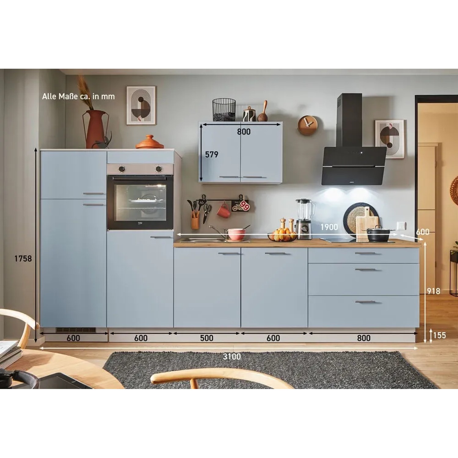 Pastellblaue pino Küchenzeile, 310 cm breit, mit Geräten und Spüle. Anschlag links.